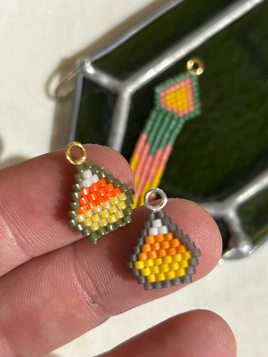 Brickstitch Candy Corn or Diamond : Margo : Sat Oct 10th 1-3pm